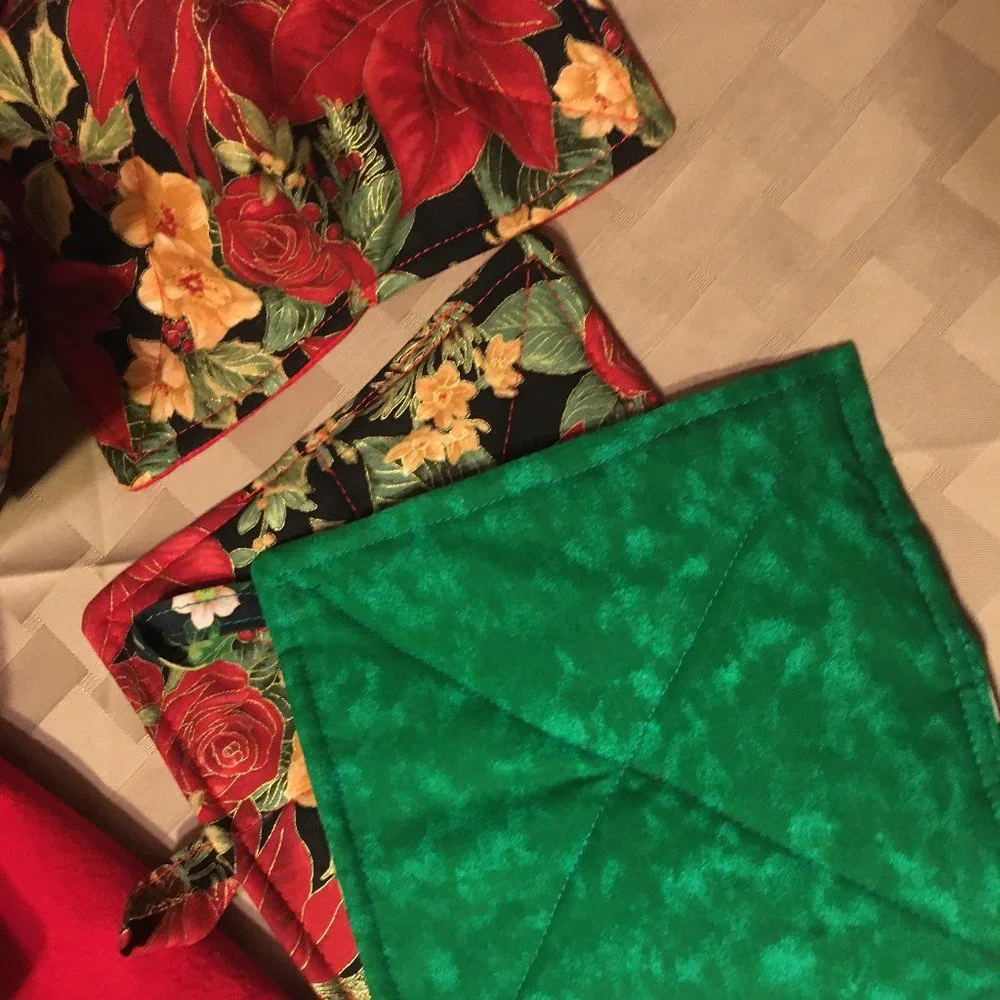 Potholders (Set of 2) Holiday Gifts and Stocking Stuffers